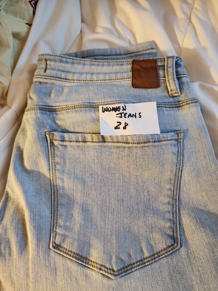 Levis