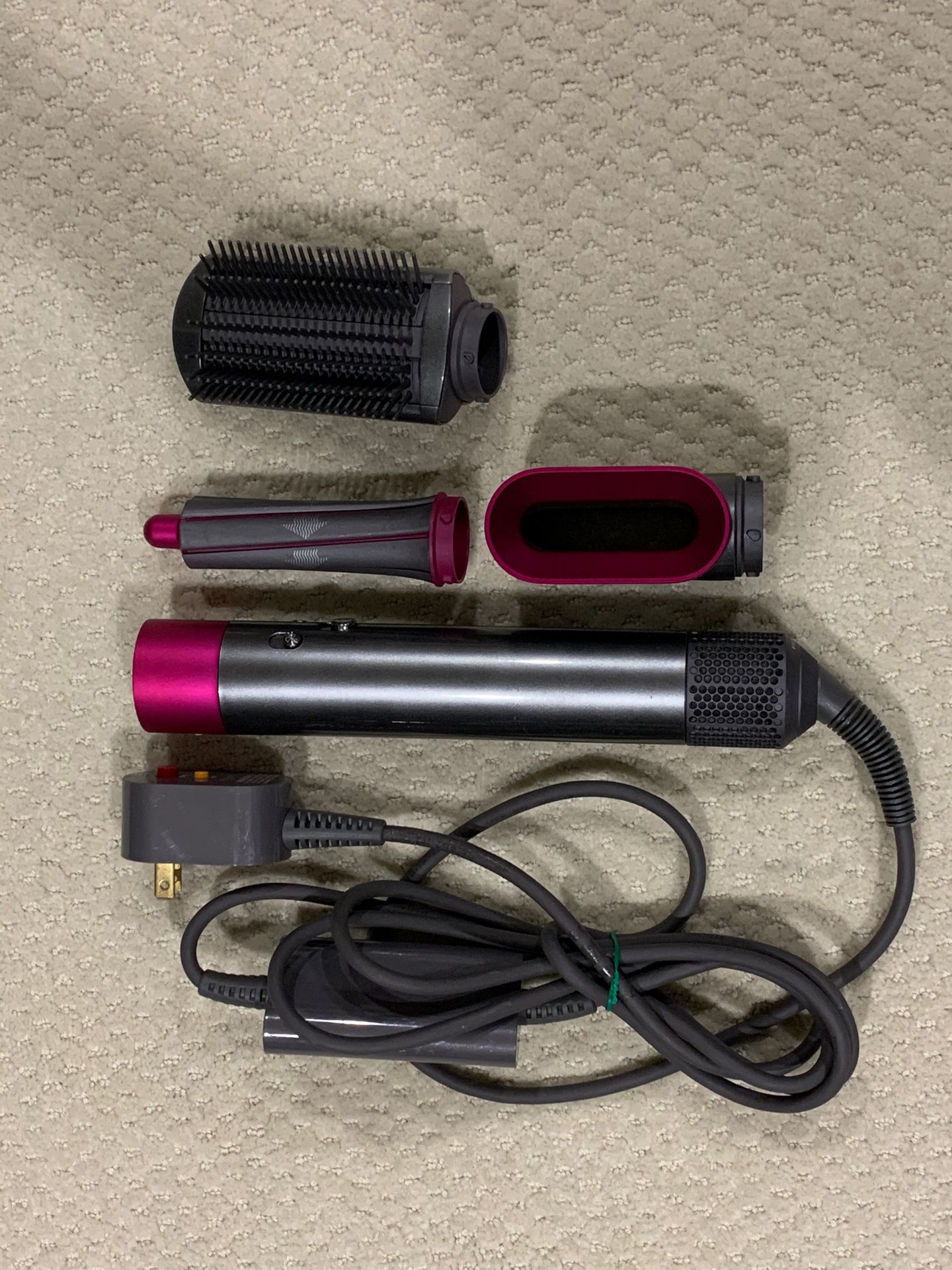 Dyson Airwrap Hairdryer Styler with 3 attachments 71639