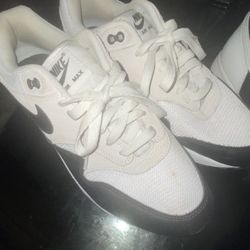 Air Maxs White And Beige 