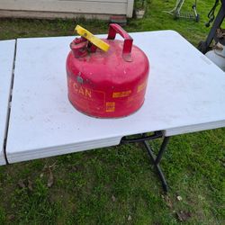 2.5 Gallon Metal Gas Can 