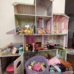Doll House  With Accessories