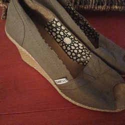 Taupe Wedges Size 8