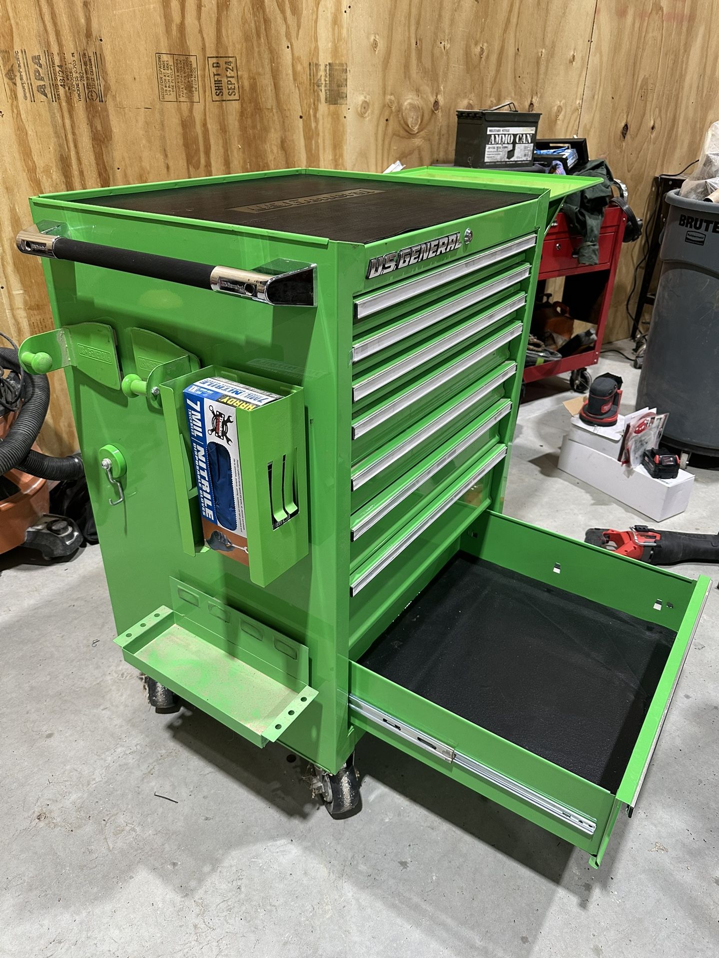US General Tool Box With All The Accessories