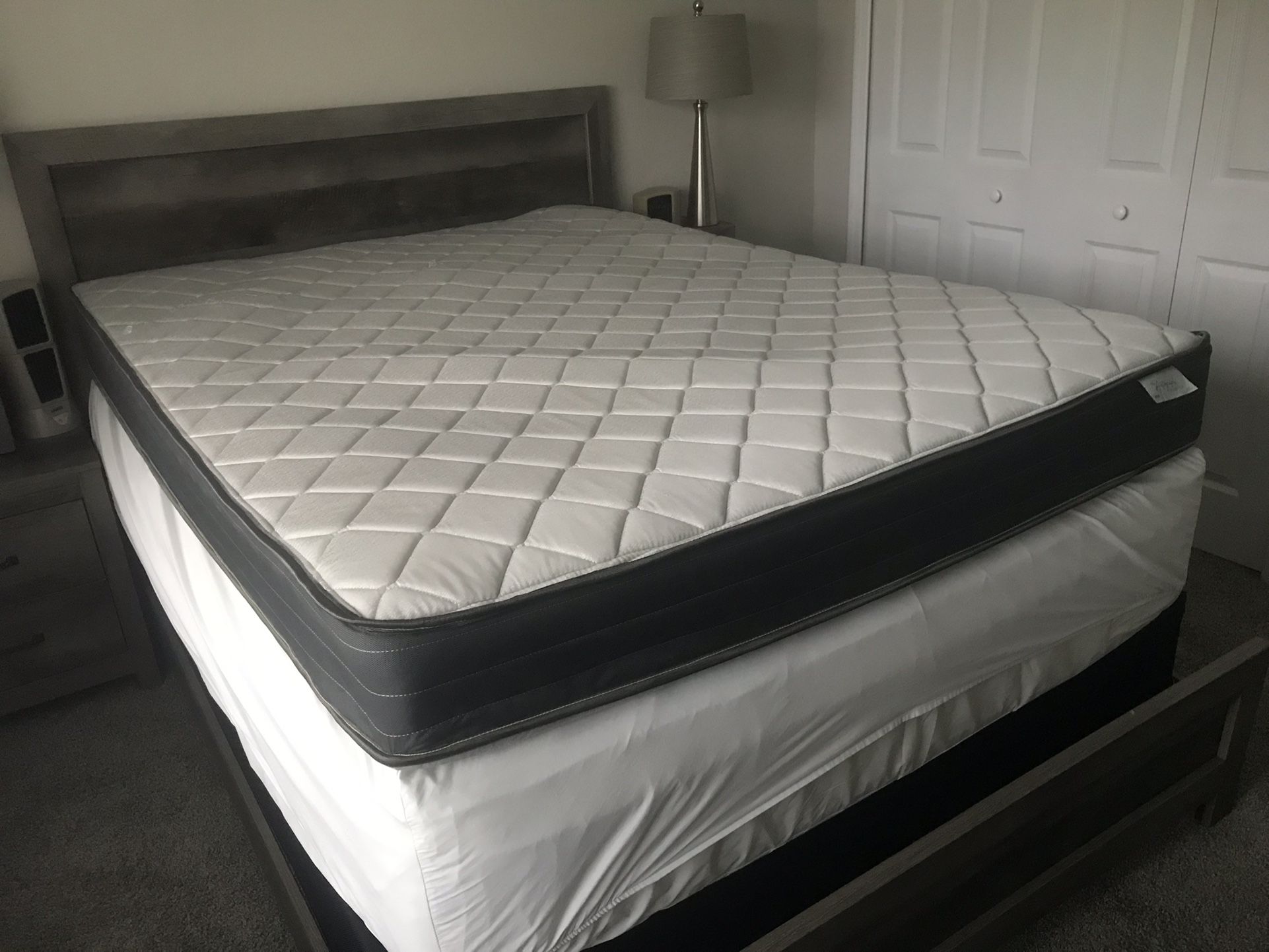 QUEEN MATTRESS (Top Mattress Only)