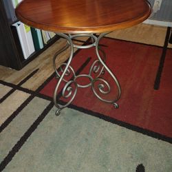 FRENCH STYLE SOLID WOOD PEDESTAL TABLE