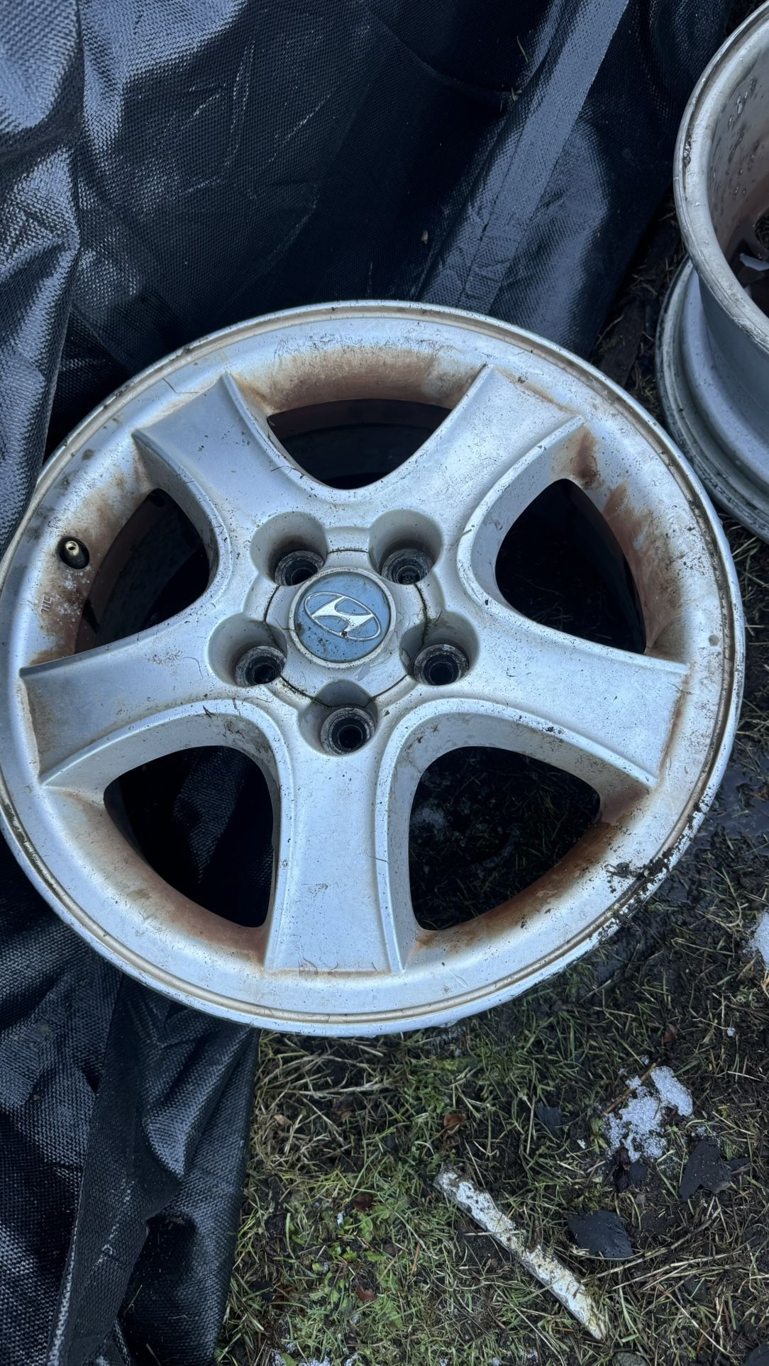 2008 Hyundai Wheels. $125 For The Set.