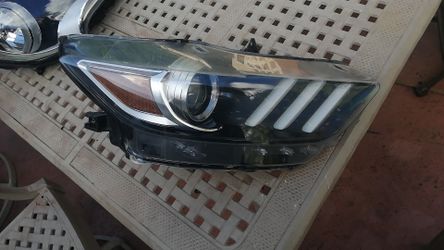2015-2017 Ford mustang headlight right side OEM
