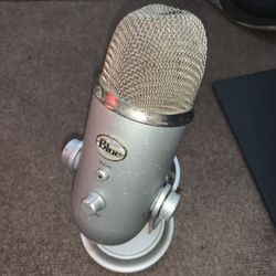 Blue Yeti Condenser Studio Microphone (small dent)
