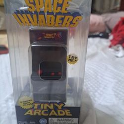 Space Invaders Tiny Arcade  