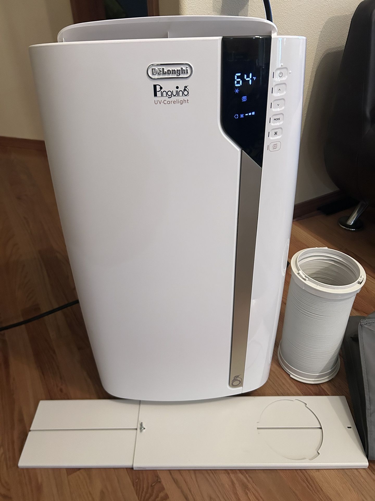 DELONGHI PORTABLE AIR CONDITIONER w/ UV CARE LIGHT
