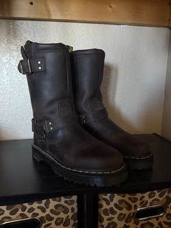 Dr.Martens Anistone Hi Leather Boots