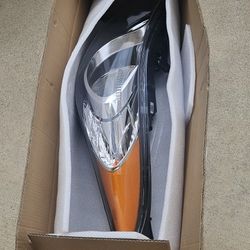 2013 Hyundai Elantra Headlights