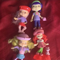Cute! Bundle of 4 Strawberry Shortcake Dolls Toys Collectibles 2007 McDonald's