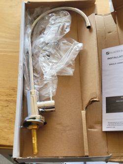 Glacier Bay  Modern Single Handle  Water Filteation Faucet In Chrome 