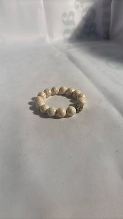 Cream bead necklace
