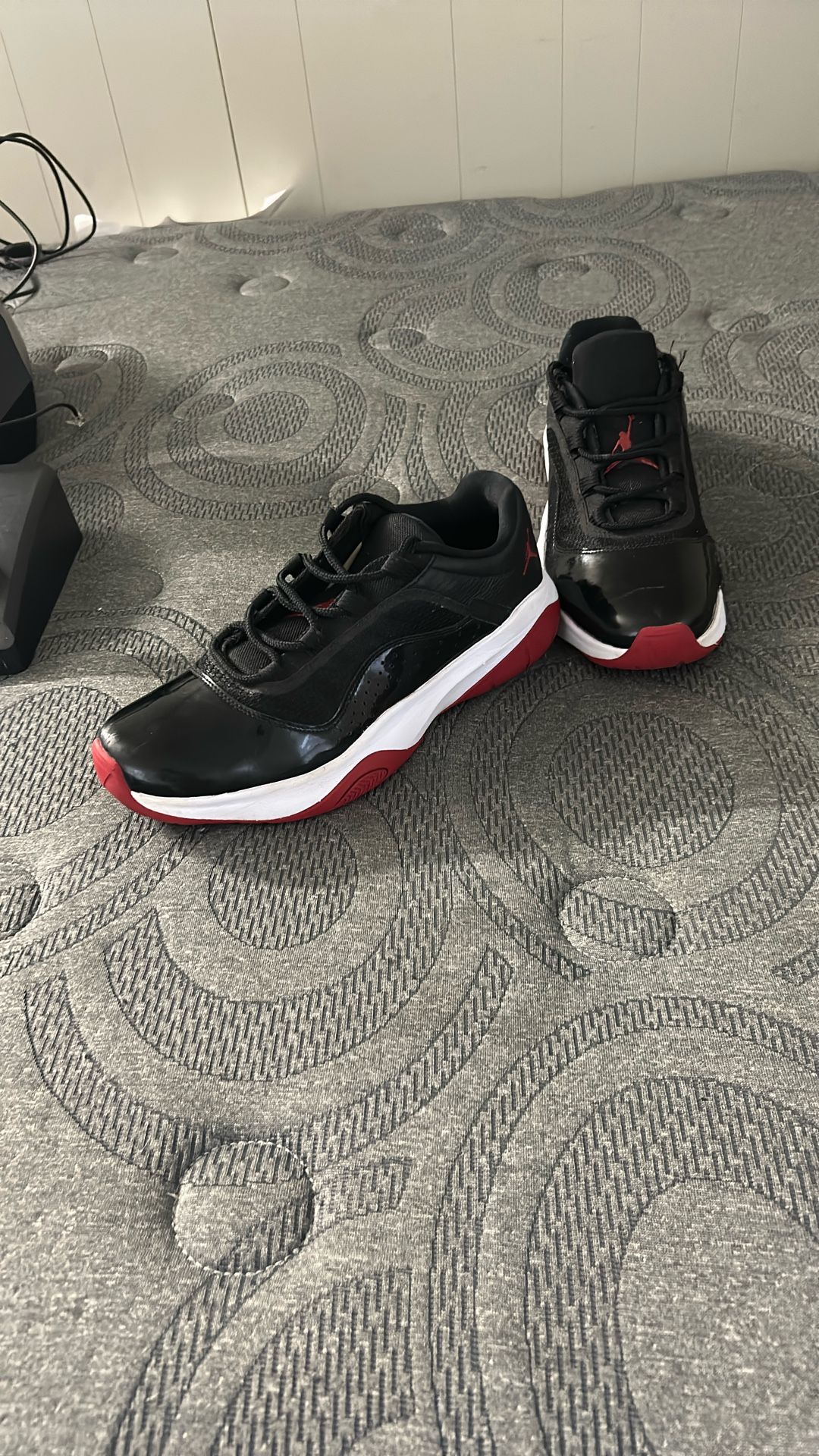 Jordan Air Low Bred Red And Black
