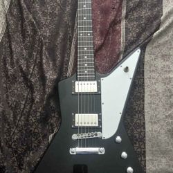 Harley Benton Explorer 