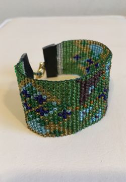 CATHEDRAL Handcrafted wide bracelet.