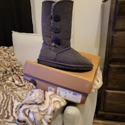 Women Ugg Boots Size 7