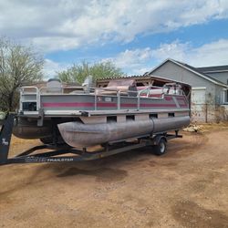 Bass Buggy Pontoon Boat