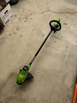 String Edge Trimmer Greenworks NEW