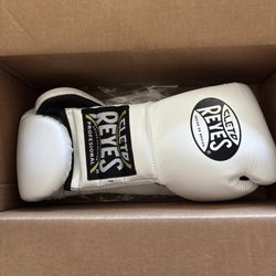 cleto reyes gloves