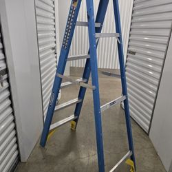 6-feet ladder / Escalera 6 Pies 