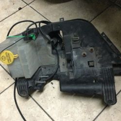 Jeep JK Wrangler Windshield Washer Reservoir Dual Pumps 