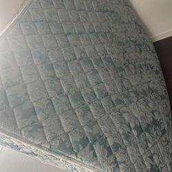 Queen Matress (PICK UP ONLY)