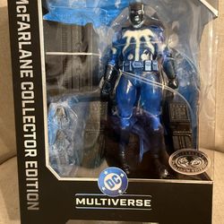 READ DESC: McFarlane Platinum Batman w/Moebius Chair