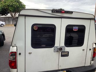 Longbed camper shell