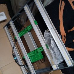 Never Used Mars Hydro 2025 Fc3000w And 2025 Agelex 2000w.need Money For Apartment Never Used/Open Box Dimable And Android/apple App Available To Contr