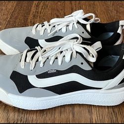 VANS ULTRA RANGE 