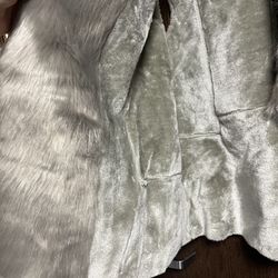 3x Women’s Faux Fur Coats And Vests 