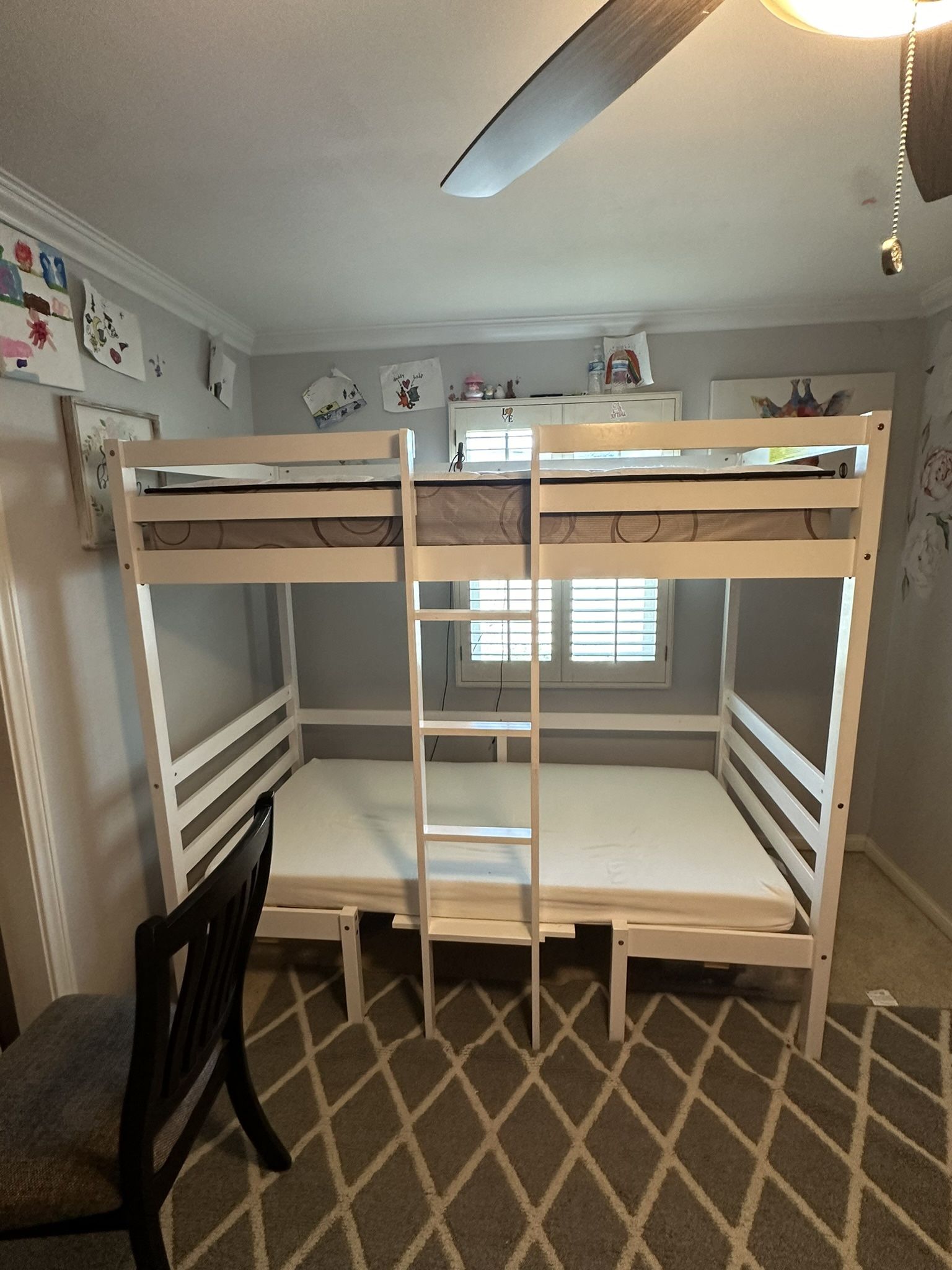 Children’s Twin Bunkbed With Mattresses