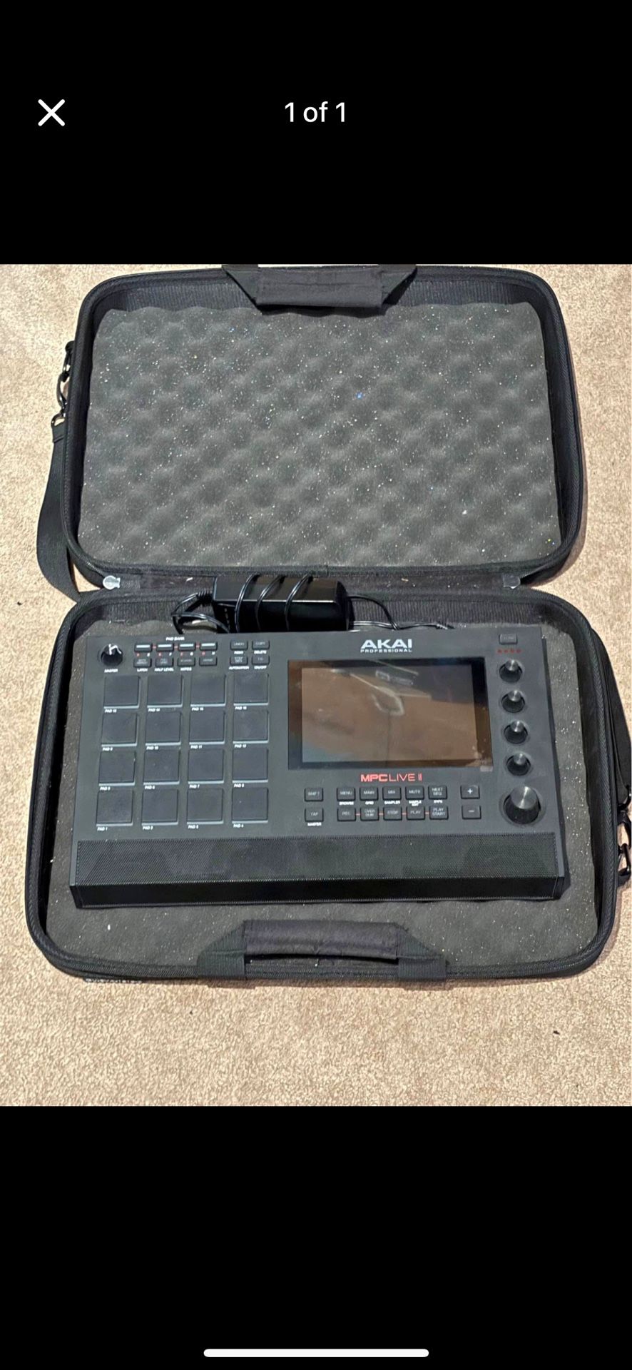 Akai MPC Live II – Standalone Music Production Center + Hard Case (Excellent Condition)
