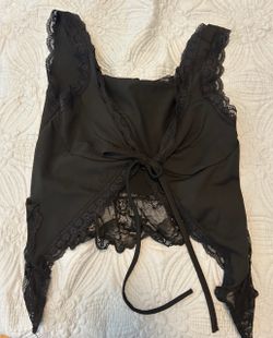 Size extra small Black lace tie-up crop top with lace trim