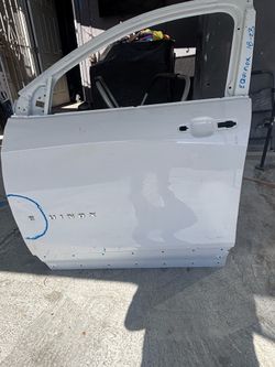 2018-2023 CHEVY EQUINOX FRONT DOOR LEFT SIDE