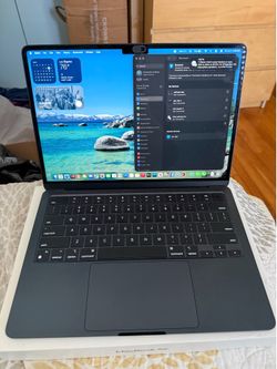 MacBook Air M2 8gb Ram 256gb hard drive