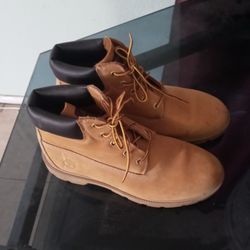 Like New Timberland Boots Size 8