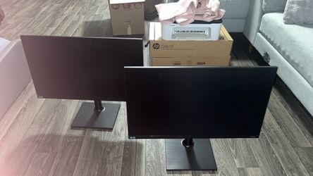 2 Samsung 27” Full HD Monitors + Dell Docking Station