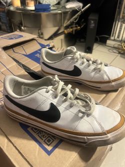 Size 6.5Y - Nike Court Legacy NN White