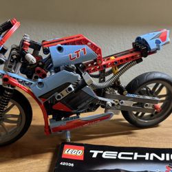 Lego Technic 42036 Street Extreme Motorcycle 