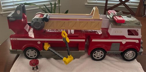 Paw Patrol Marshall Ultimate Fire Truck includes Marshall figure