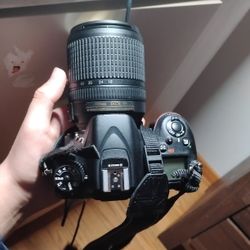 Nikon D7100 & VR Lens (no Sd, No Battery)