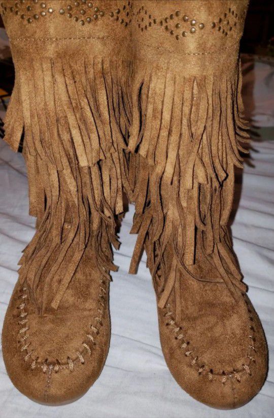Rampage Fringed Boots