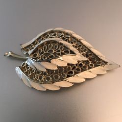 Vintage  Leaf  Brooch  Gold Tone Filigree  Cut Out White  Enamel 