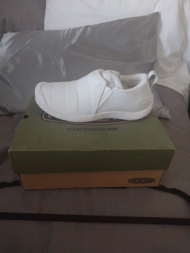 Size 7 Keen Shoes