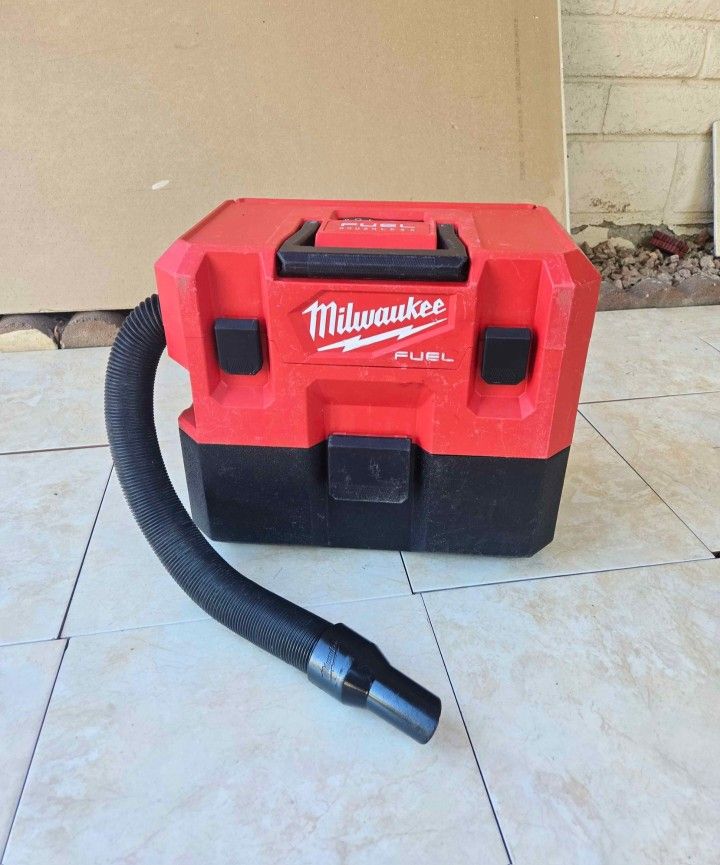Milwaukee FUEL 12V Wet Dry Vacuum (Tool Only)