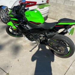 2023 Kawasaki ninja 400 KRT